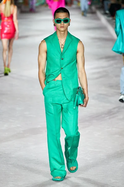 Look 40